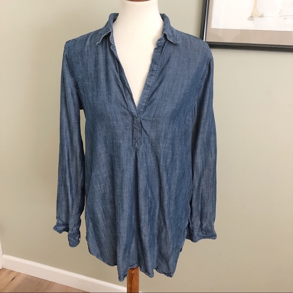 GAP Tops - GAP • v-neck chambray tunic blouse size M